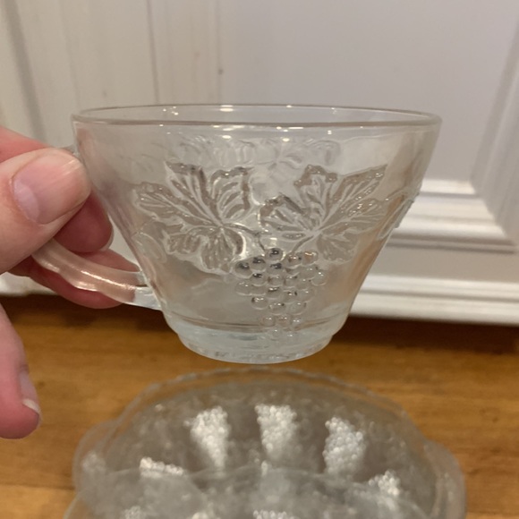 Anchor hocking vintage, discontinued grape glass tea party snack plate set - Picture 2 of 4